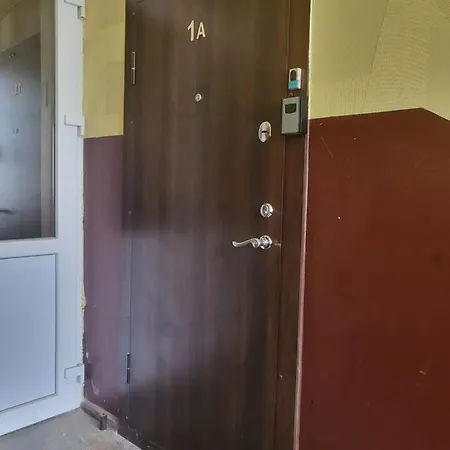 Old Wine House アパート