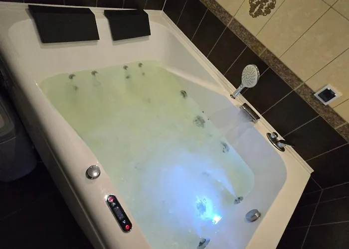 Old Wine House * Κλαϊπέντα